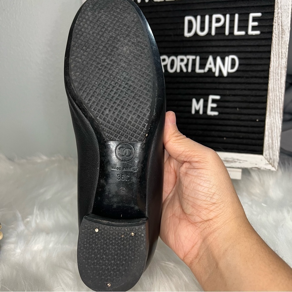 Chanel Black Lambskin Leather Pearl CC Logo Round Toe Low Block Heel Pump - 36C - Picture 9 of 16
